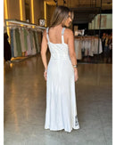 Vestido Feminino Longo e Detalhes Bordado
